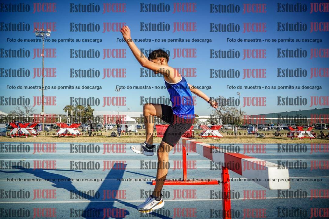 Fotos de los 2000 m con obstáculos de varones