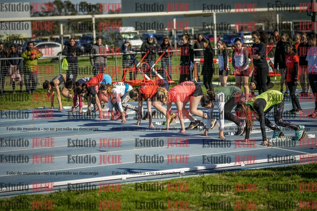 Fotos de los 80 m llanos de mujeres - U14