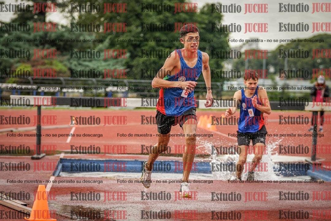 Fotos de los 3000 m con obstáculos de varones