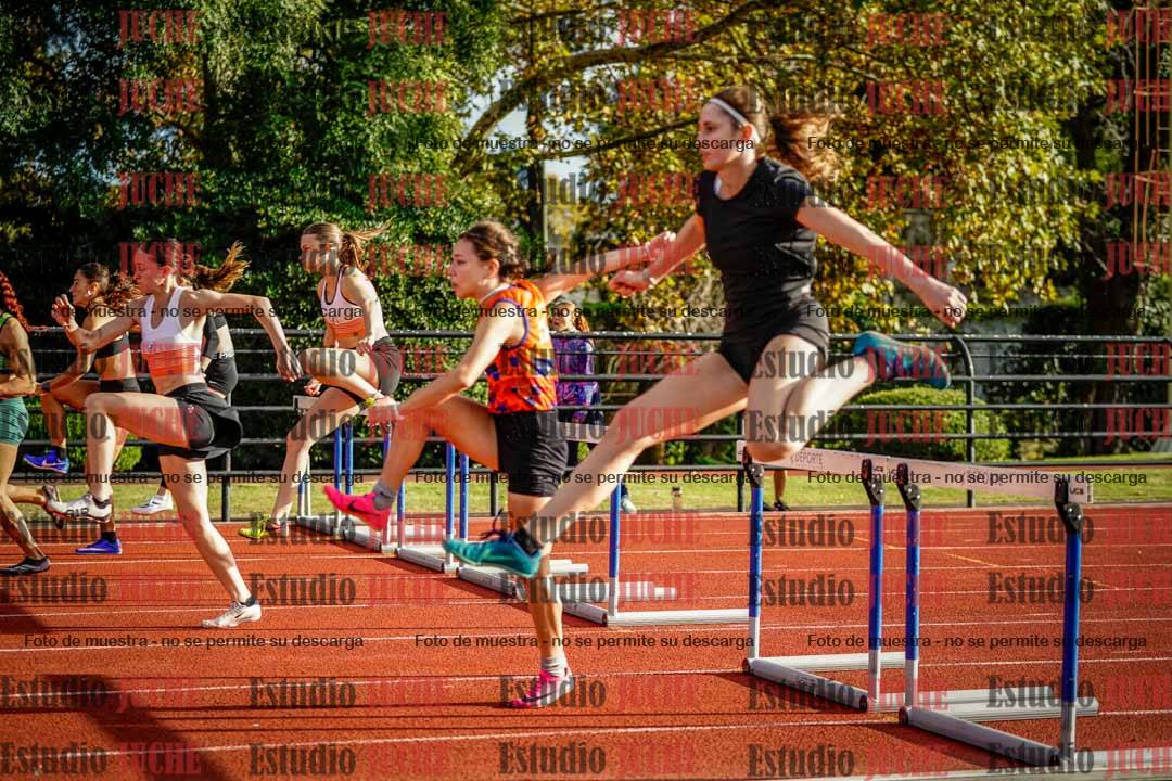 Fotos de los 100 m con vallas de mujeres
