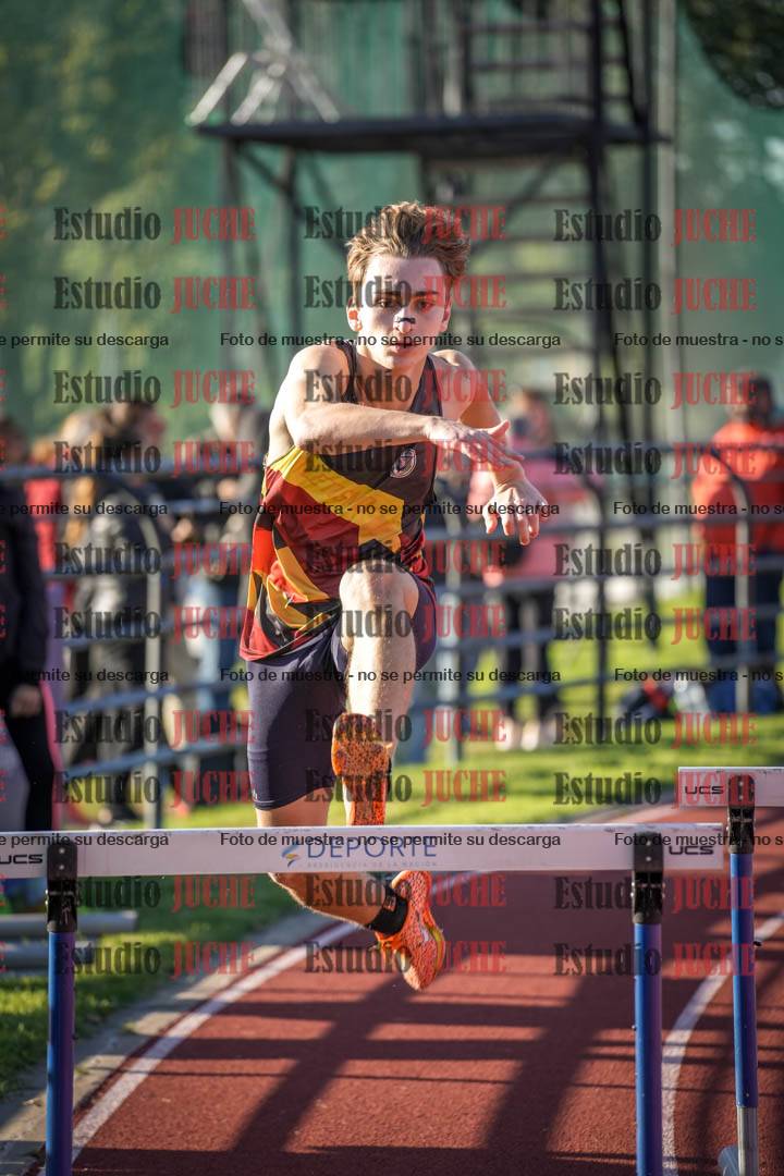 Fotos de los 400 m con vallas de varones
