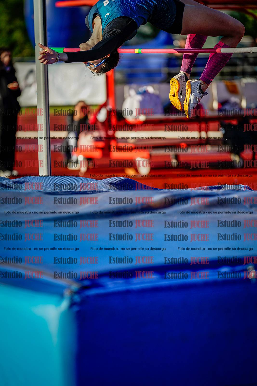 Fotos del salto en alto de mujeres