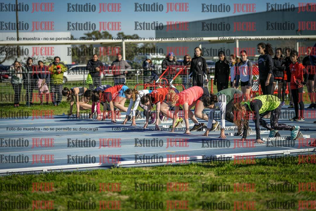 Fotos de los 80 m llanos de mujeres - U14