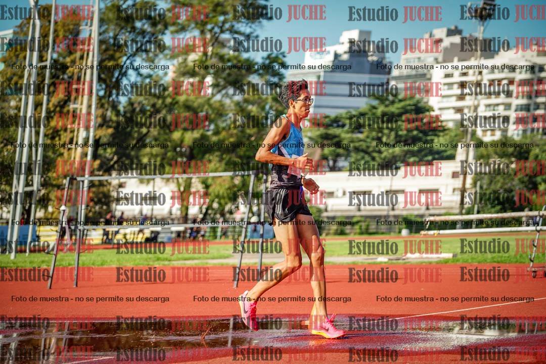 Fotos de los 3000 m con obstáculos de varones