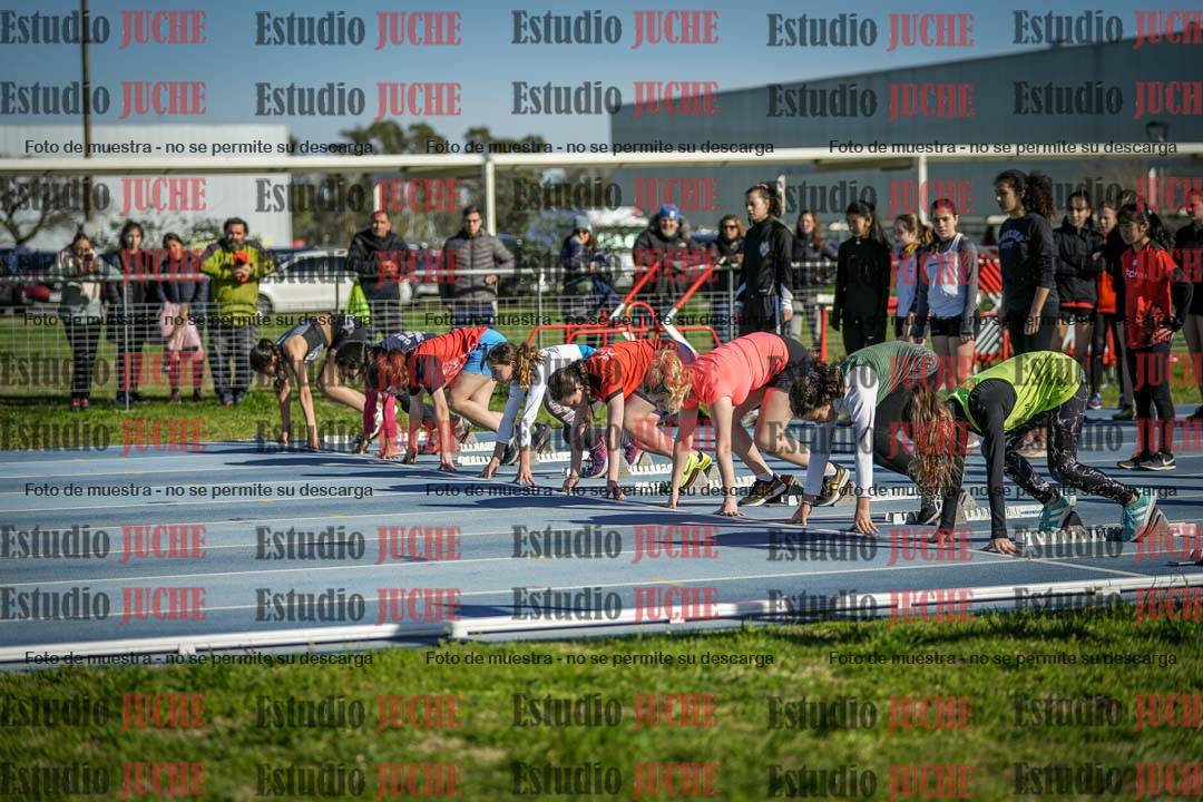 Fotos de los 80 m llanos de mujeres - U14