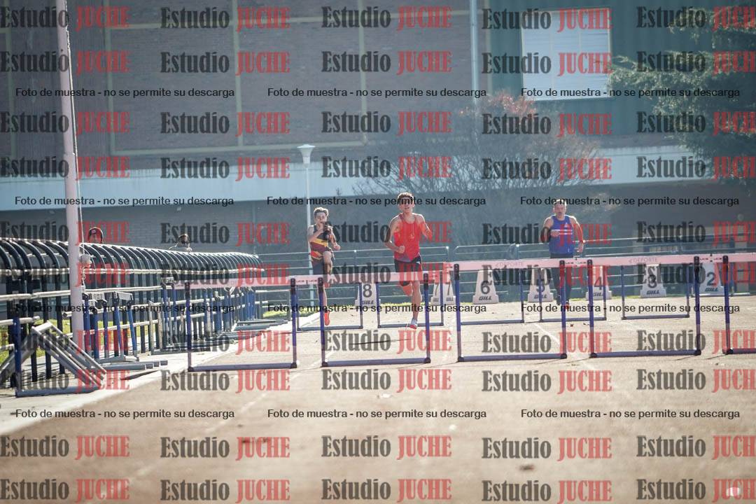 Fotos de los 400 m con vallas de varones