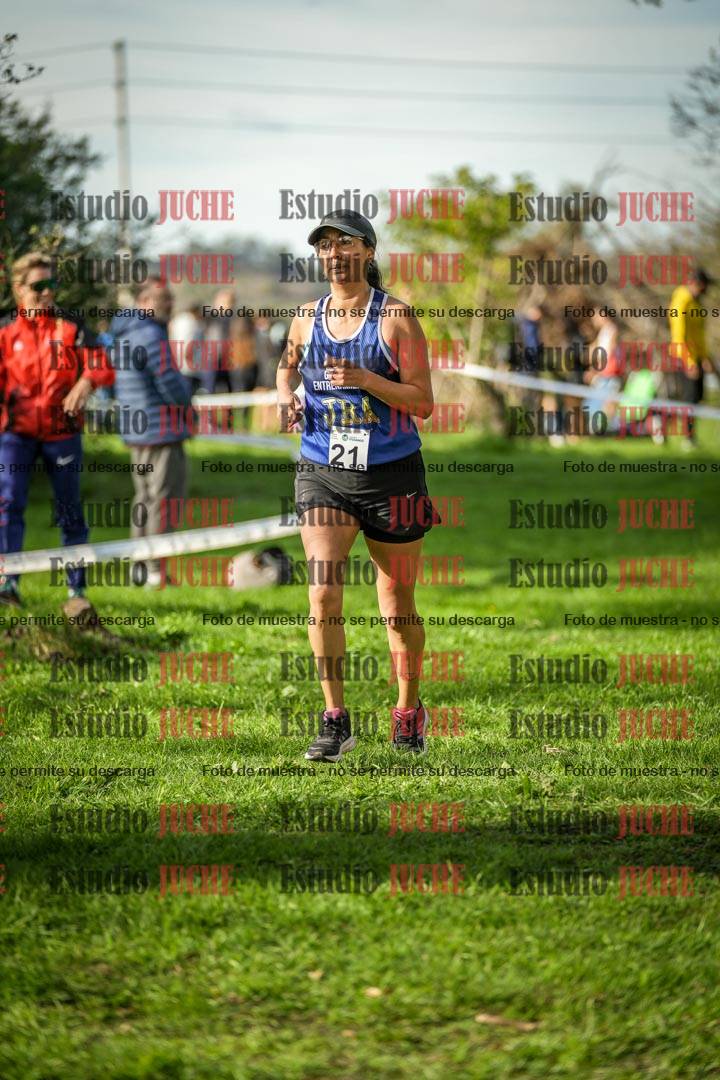 Fotos de la llegada del cross de 4000 m - mujeres