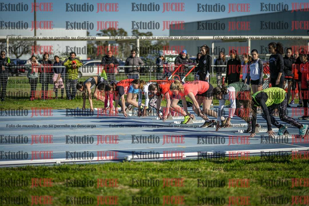 Fotos de los 80 m llanos de mujeres - U14