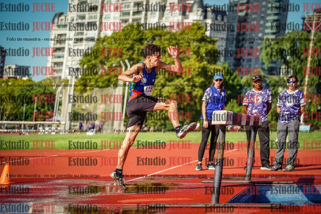 Fotos de los 3000 m con obstáculos de varones