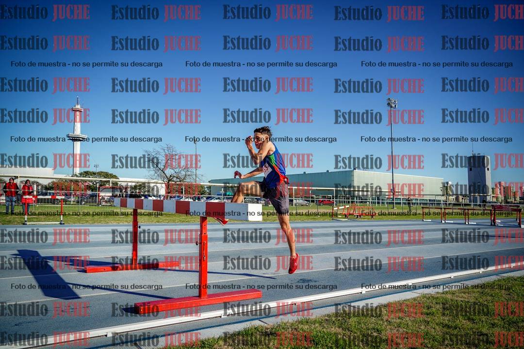 Fotos de los 3000 m con obstáculos de varones