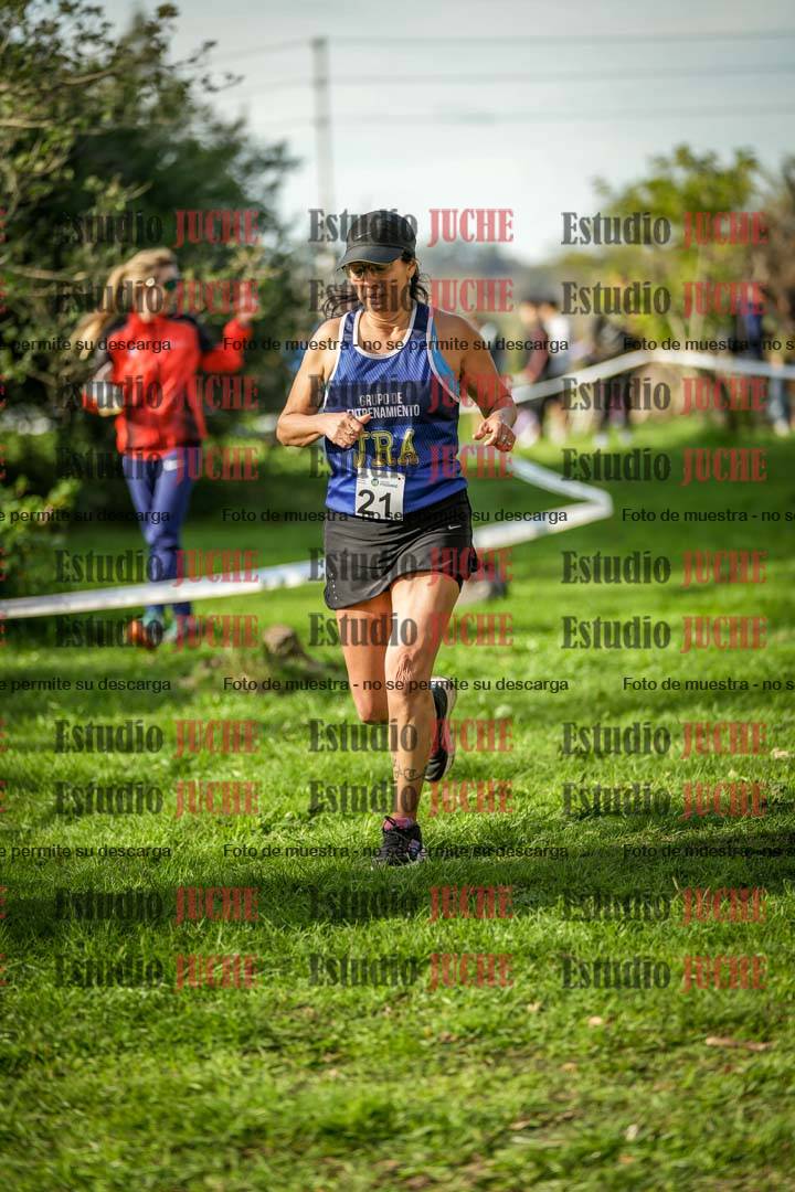 Fotos de la llegada del cross de 4000 m - mujeres