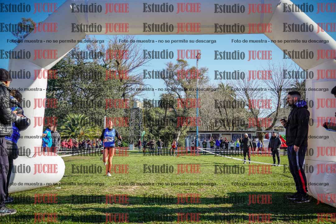 Fotos de la llegada del cross de 4000 m - mujeres