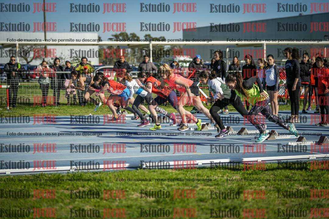 Fotos de los 80 m llanos de mujeres - U14