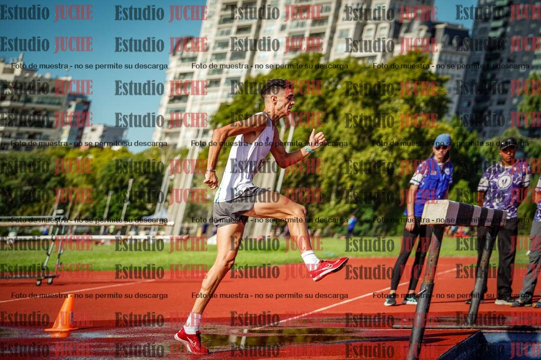 Fotos de los 3000 m con obstáculos de varones