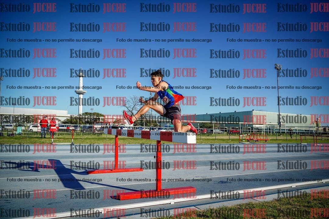 Fotos de los 3000 m con obstáculos de varones