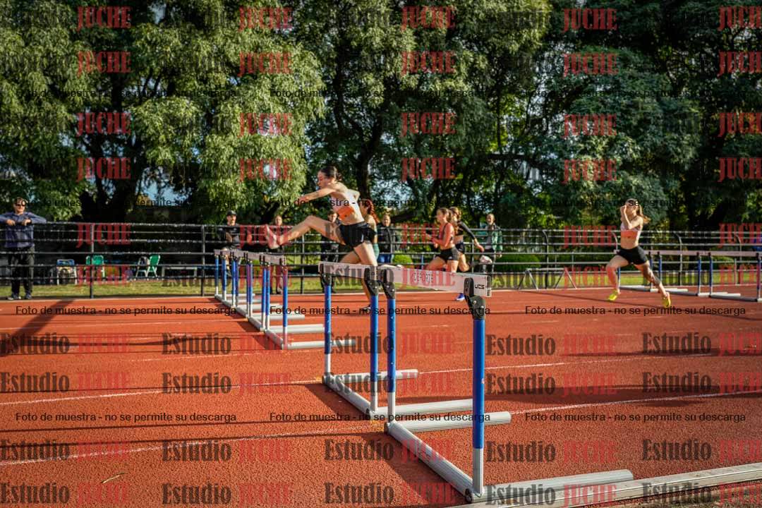 Fotos de los 100 m con vallas de mujeres