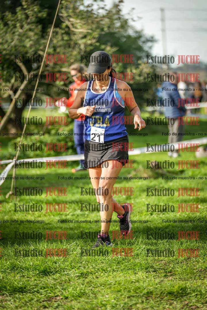 Fotos de la llegada del cross de 4000 m - mujeres