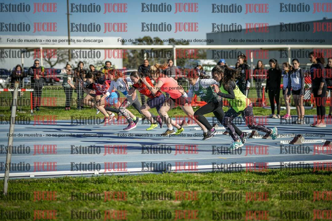 Fotos de los 80 m llanos de mujeres - U14