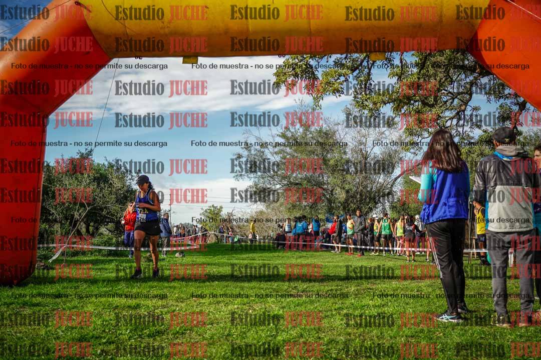 Fotos de la llegada del cross de 4000 m - mujeres