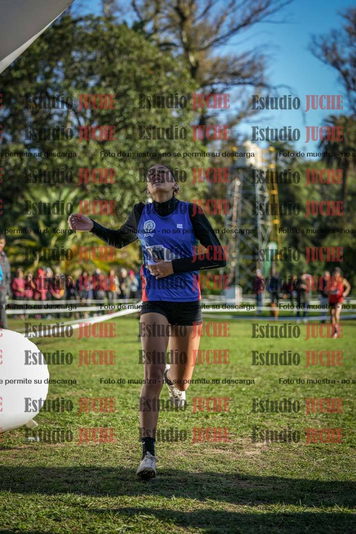 Fotos de la llegada del cross de 4000 m - mujeres
