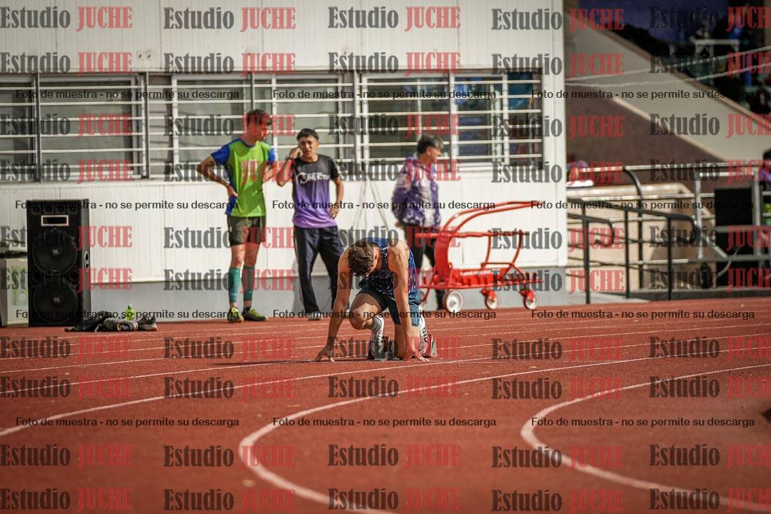 Fotos de los 400 m con vallas de varones