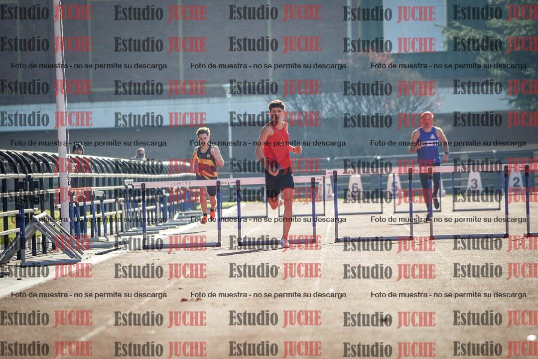Fotos de los 400 m con vallas de varones