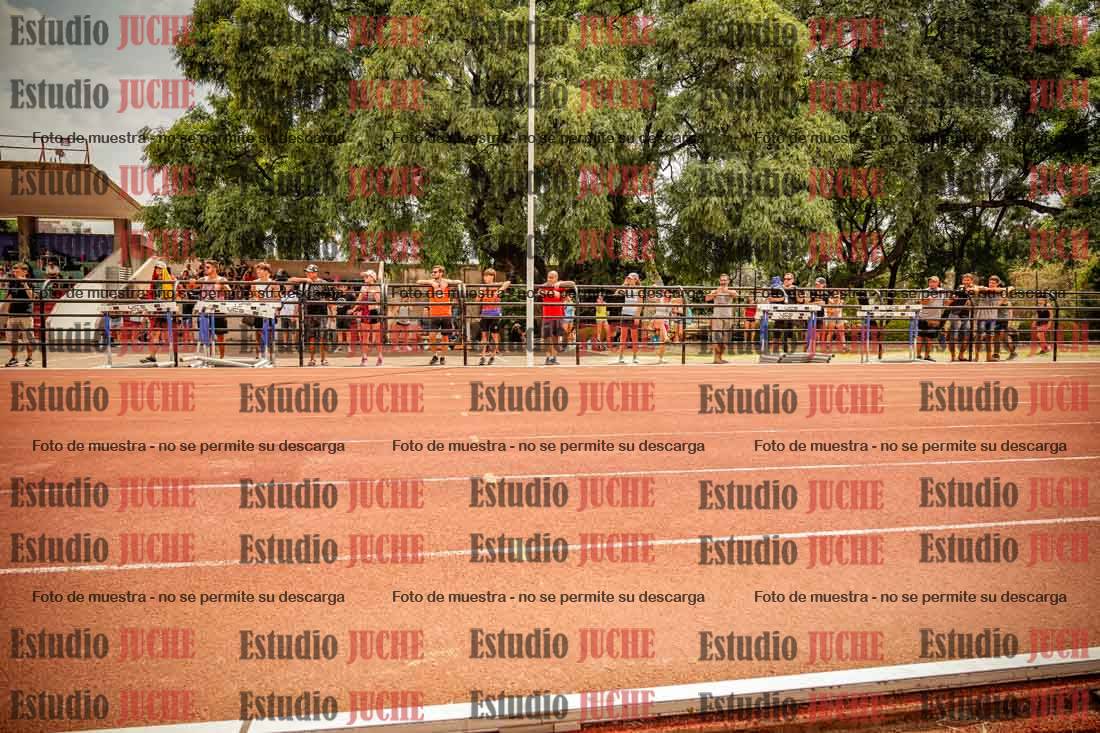 Fotos de los 80 m llanos de varones