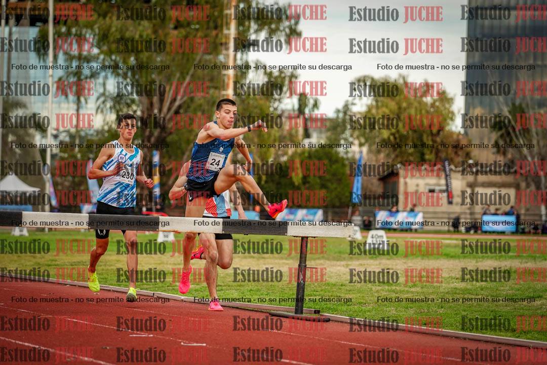 Fotos de los 2000 m con obstáculos de varones