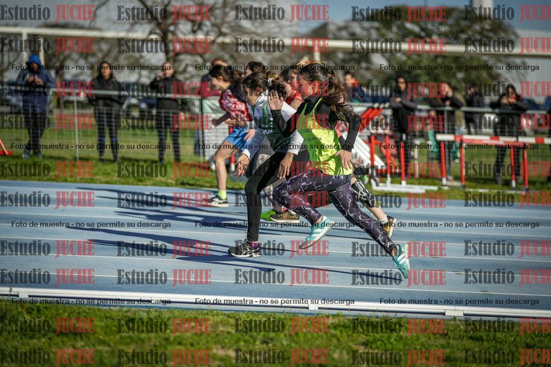 Fotos de los 80 m llanos de mujeres - U14