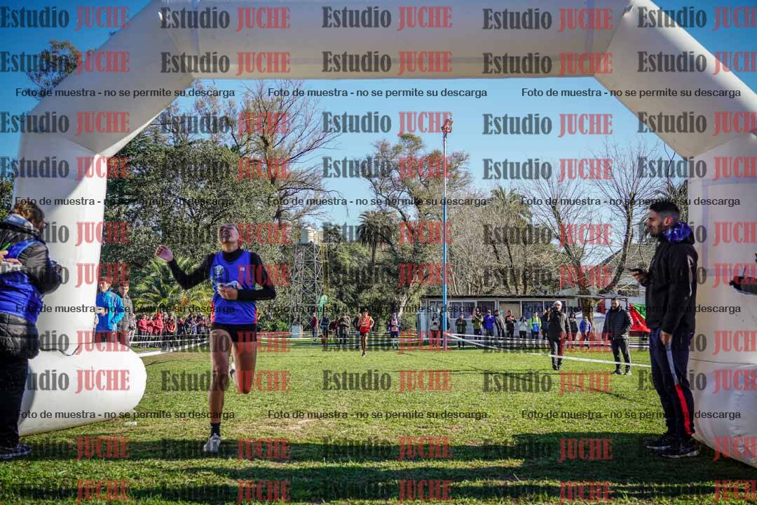 Fotos de la llegada del cross de 4000 m - mujeres