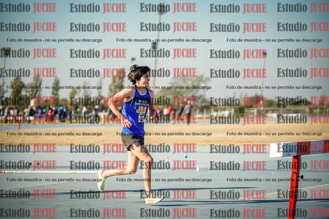 Fotos de los 2000 m con obstáculos de varones