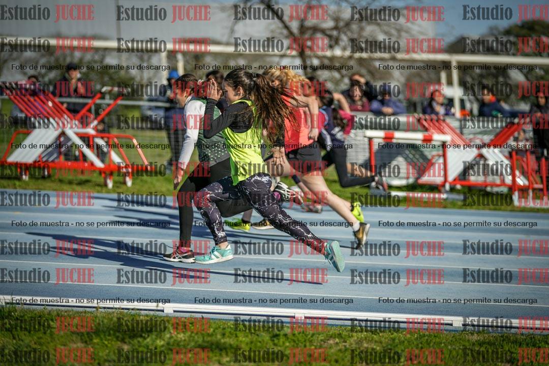 Fotos de los 80 m llanos de mujeres - U14