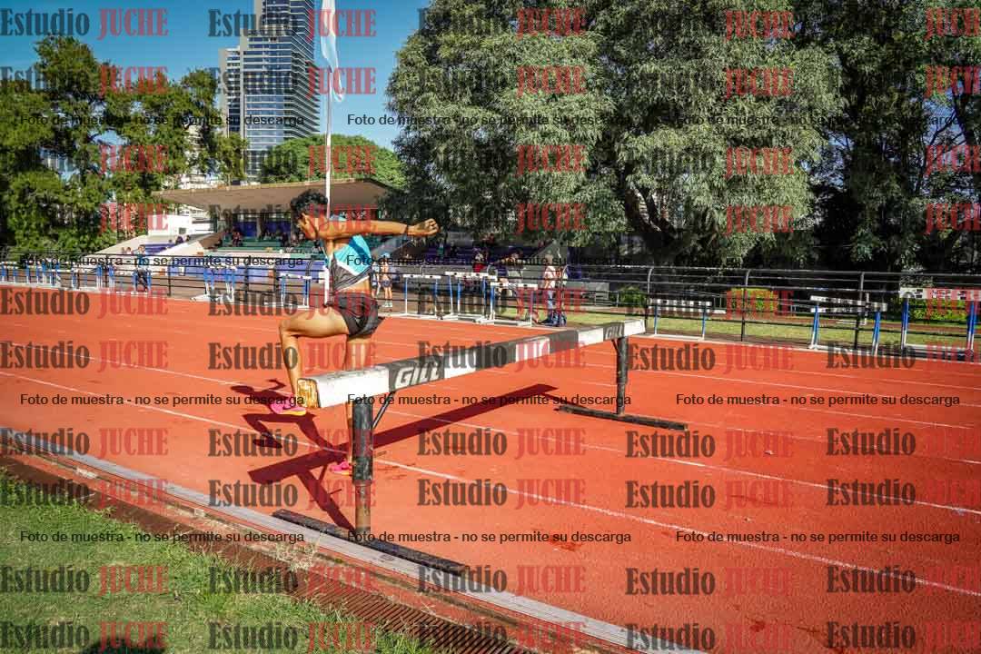 Fotos de los 3000 m con obstáculos de varones