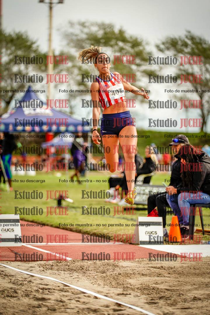 Fotos del salto en largo de mujeres - hepta 5