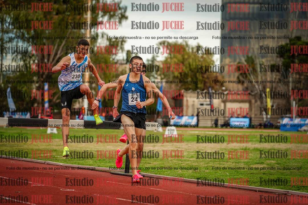 Fotos de los 2000 m con obstáculos de varones