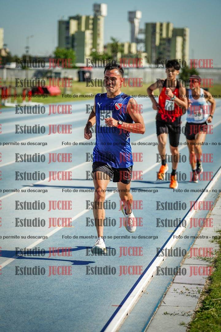 Fotos de los 5000 m de mujeres y varones - serie 1