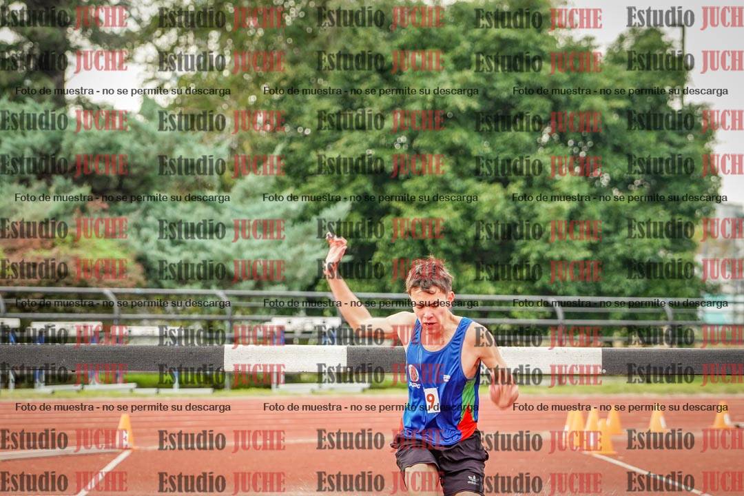 Fotos de los 3000 m con obstáculos de varones