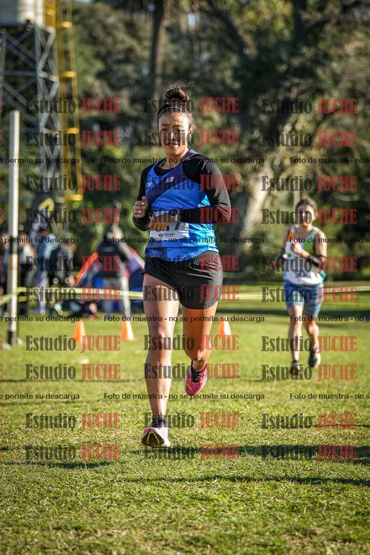 Fotos de la llegada del cross de 4000 m - mujeres
