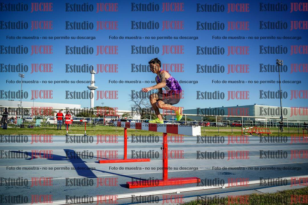 Fotos de los 3000 m con obstáculos de varones