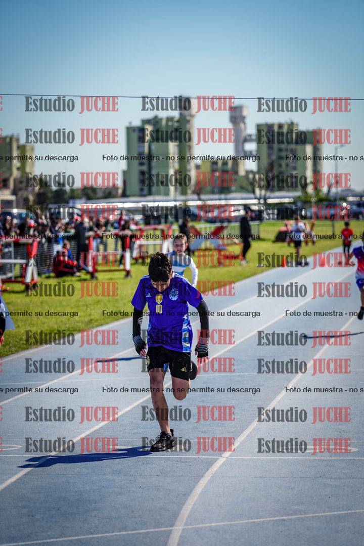 Fotos de los 50 m llanos de varones