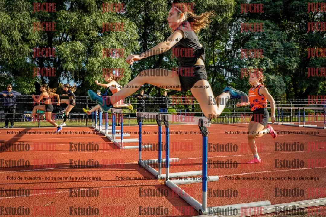 Fotos de los 100 m con vallas de mujeres