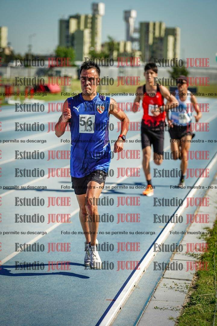 Fotos de los 5000 m de mujeres y varones - serie 1