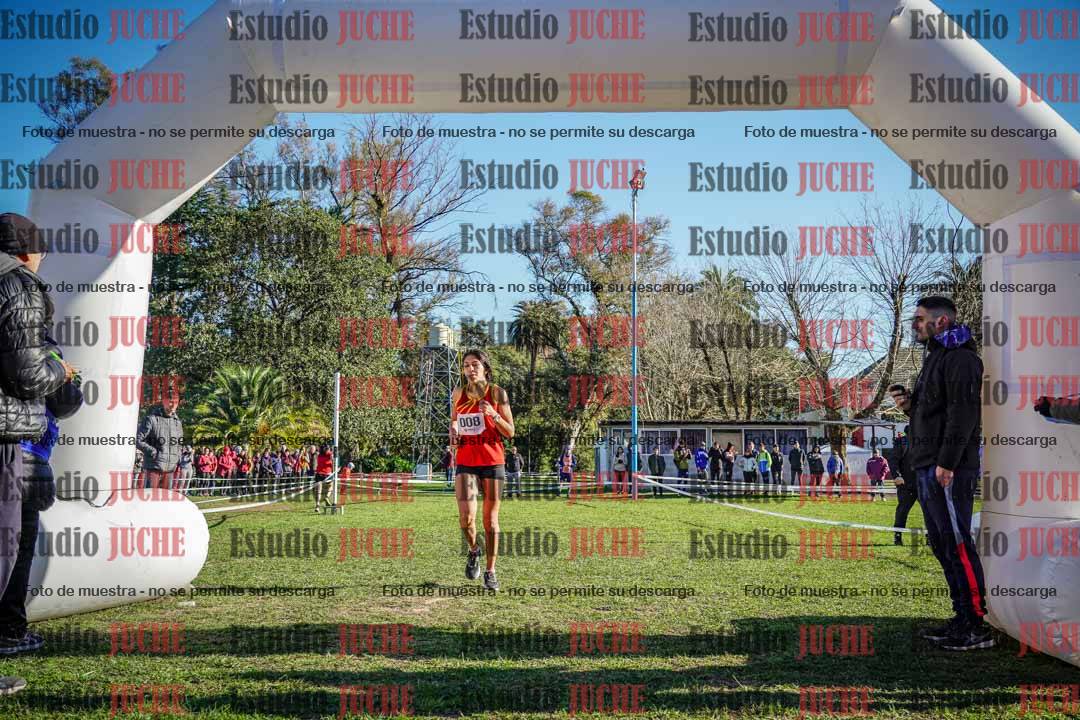 Fotos de la llegada del cross de 4000 m - mujeres
