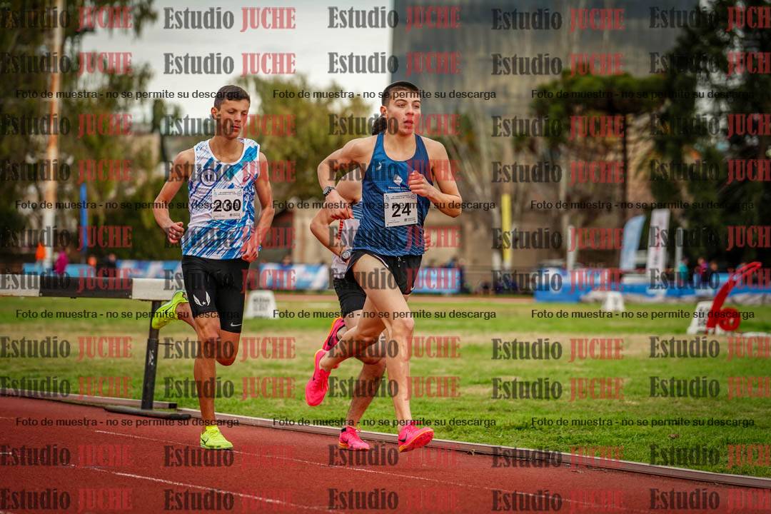 Fotos de los 2000 m con obstáculos de varones