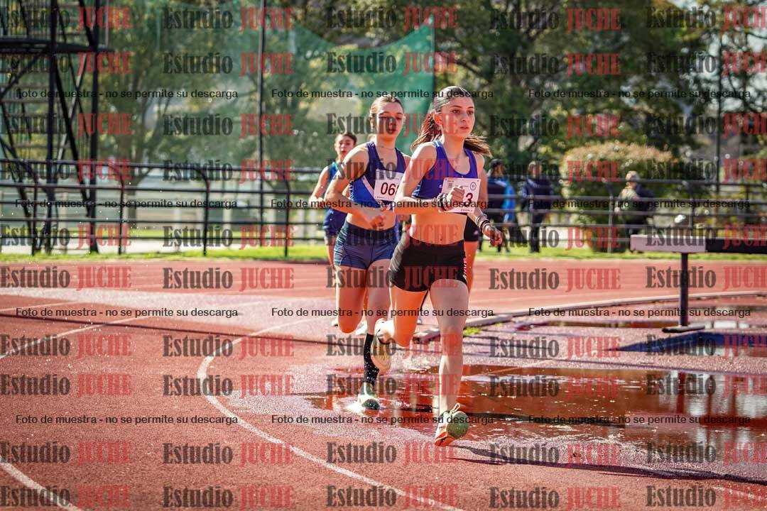 Fotos de los 1500 m con obstáculos de mujeres