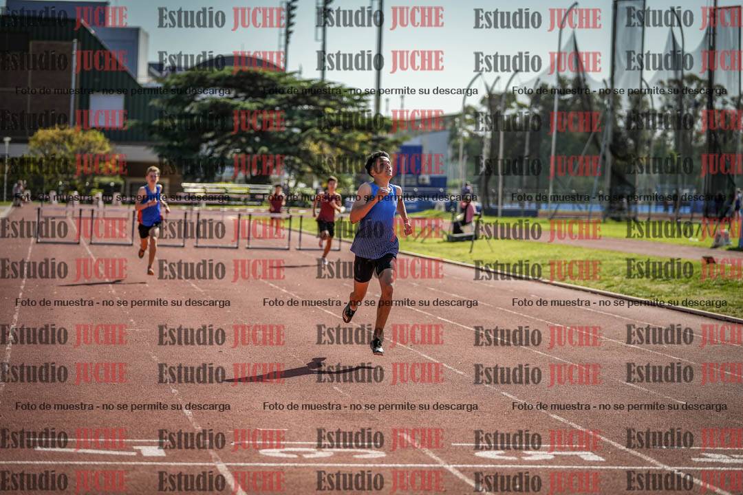 Fotos de los 295 m con vallas de varones