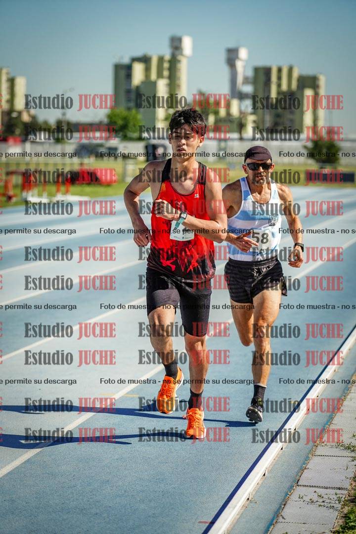 Fotos de los 5000 m de mujeres y varones - serie 1