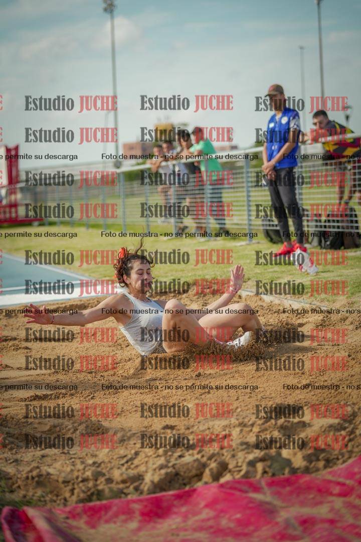 Fotos del salto en largo de mujeres