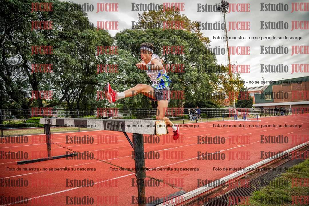 Fotos de los 3000 m con obstáculos de varones