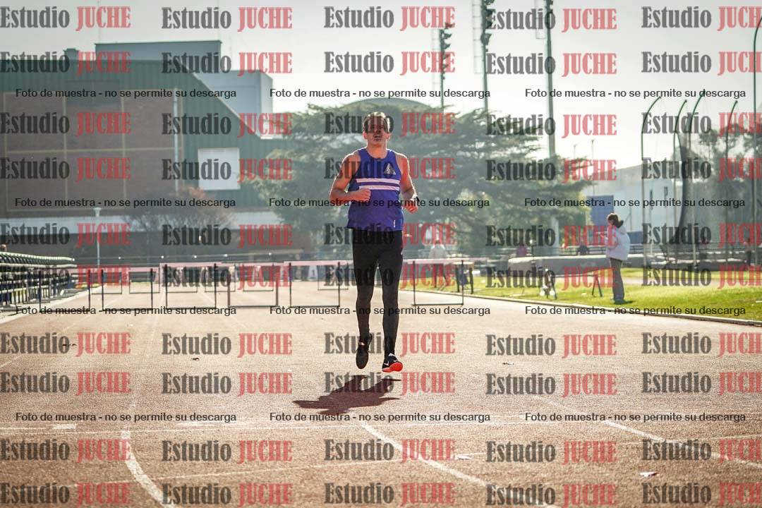 Fotos de los 400 m con vallas de varones